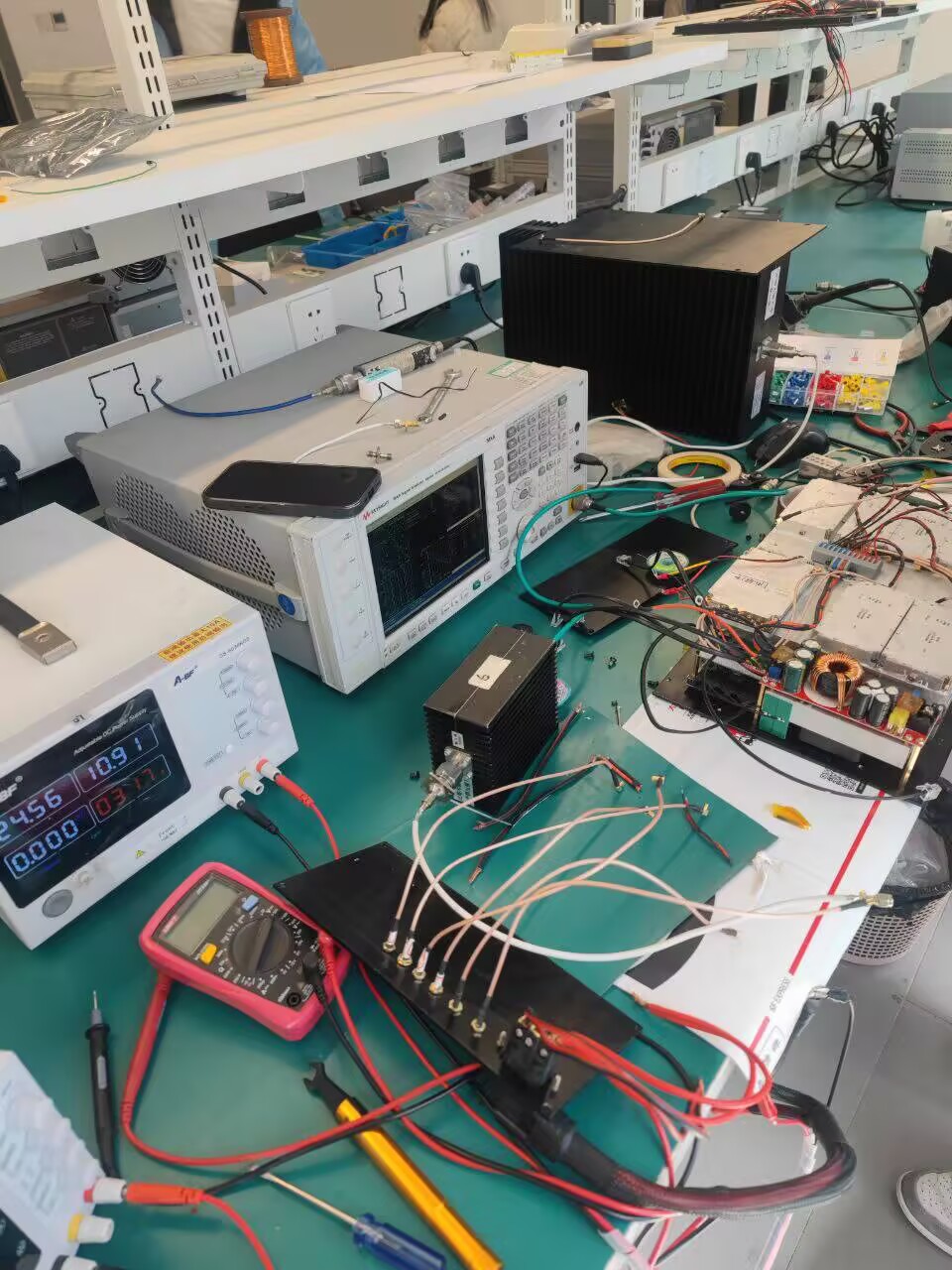 最新4G伪基站短信设备