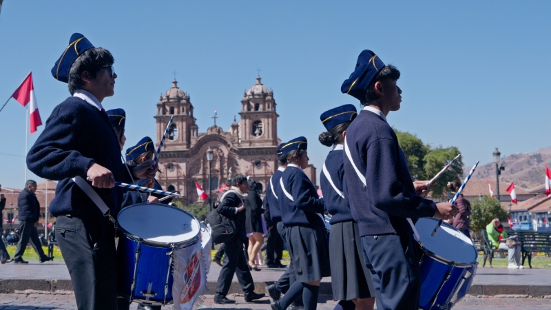 摄制组前往秘鲁拍摄太阳节。