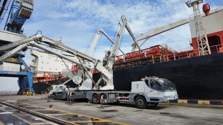 光大银行武汉分行定制专属服务方案，为国际贸易企业长江国贸提供金融支持。