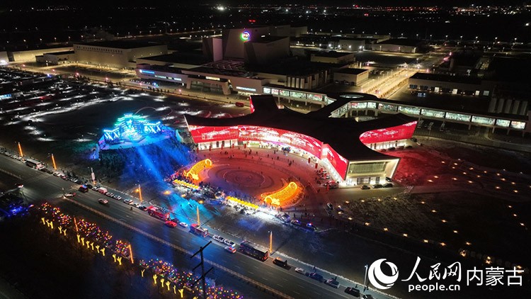 跨年音乐嘉年华场面鸟瞰图。人民网记者 富丽娟摄