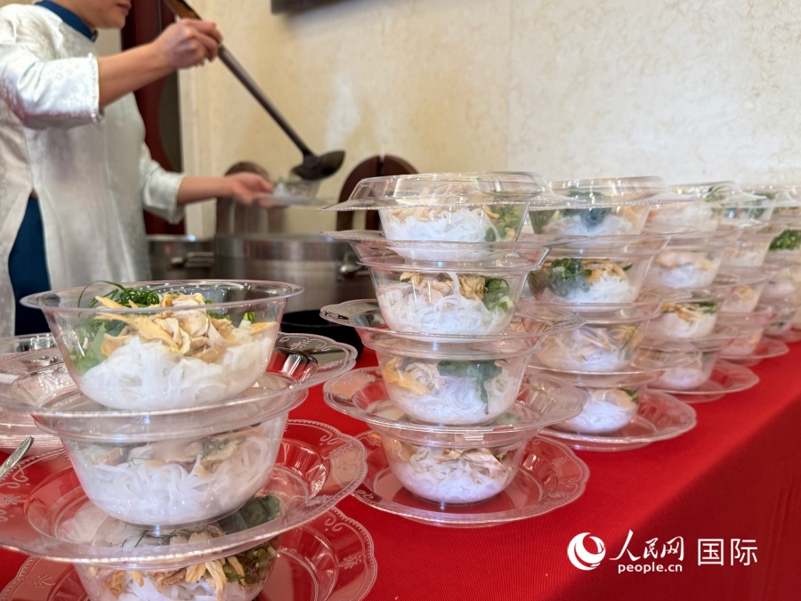 2026年2月5日，越南河粉日现场的越南河粉。 人民网记者 谢莹摄