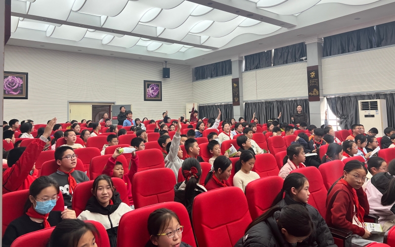 禁毒课堂进校园。