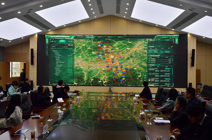 江西省上饶市广信区森林火灾监测预警系统。人民网记者 时雨摄