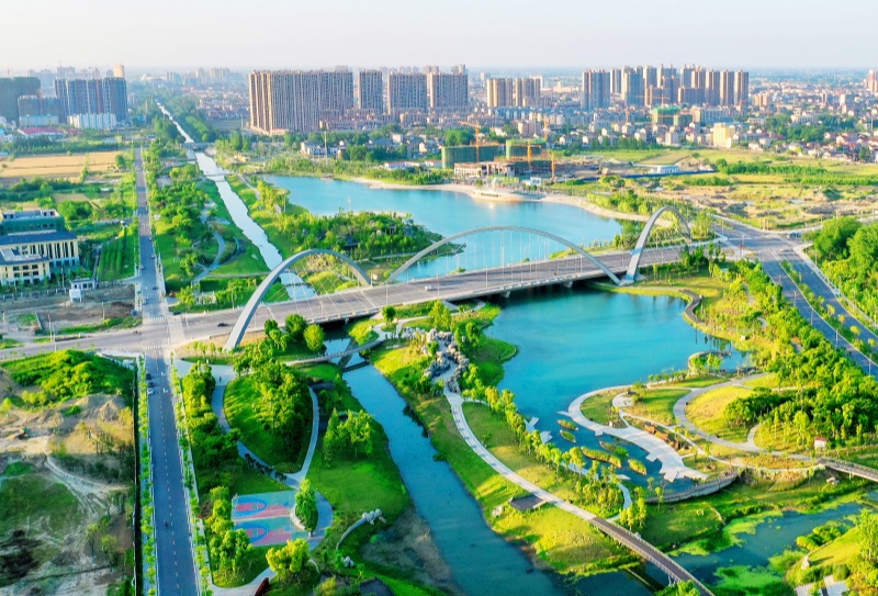 生态客厅——百里长渠紫月湖公园。潜江市委宣传部供图