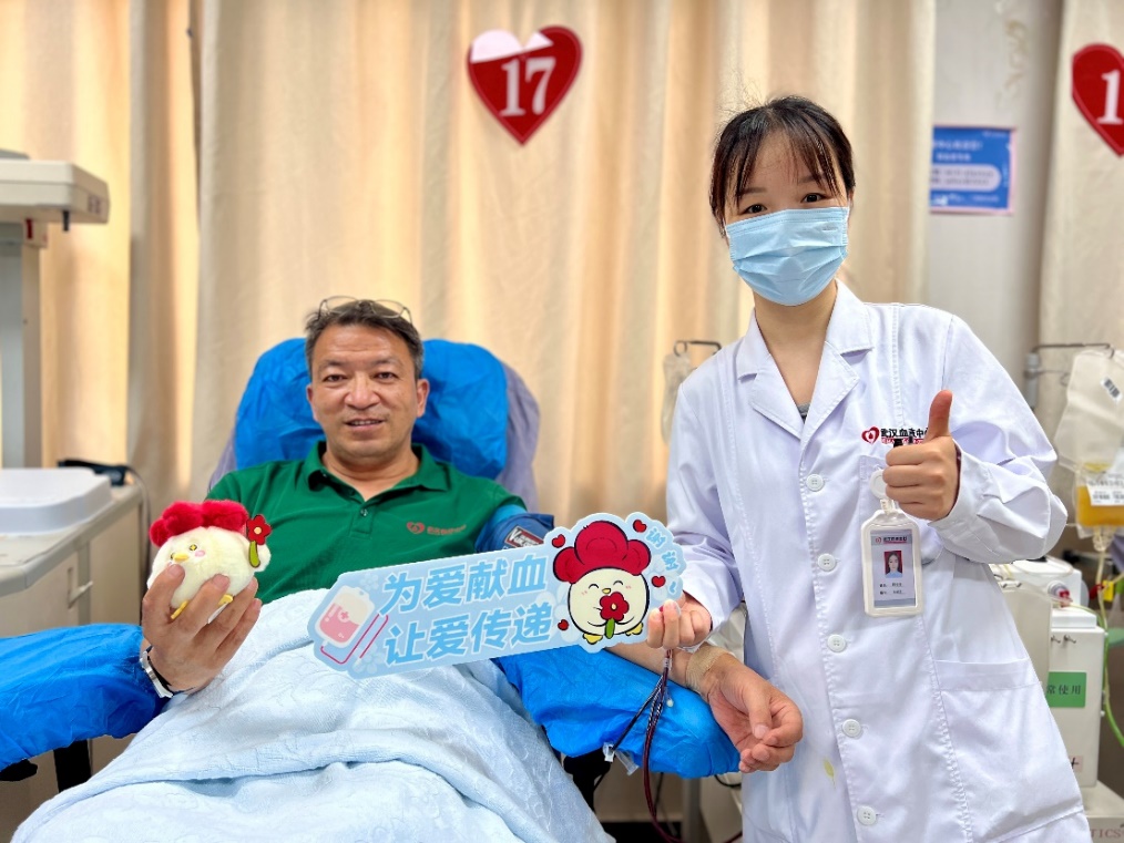 湖北省“热血榜样”点赞新版“热血蒜鸟”